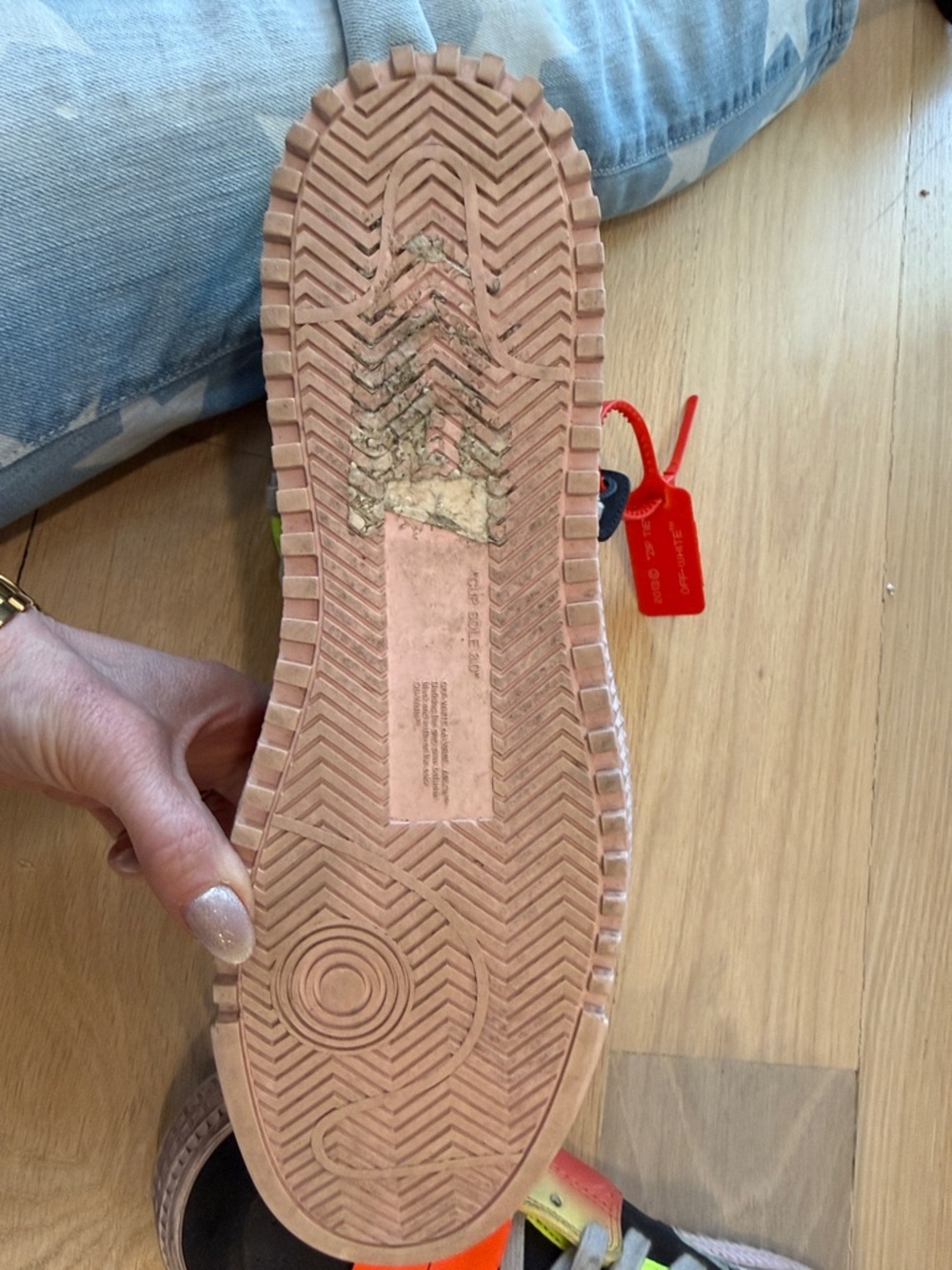 Off-White c/o Virgil Abloh
Men's Off-Court 3.0 Mutli-Color' 2019 size 44 - Picture 11 of 13